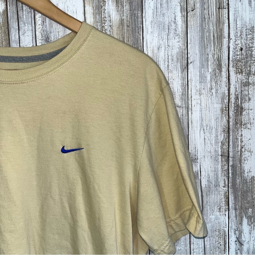 Nike Loose Fit Muted Yellow Athletic Men’s Tee Large - Picture 2 of 5
